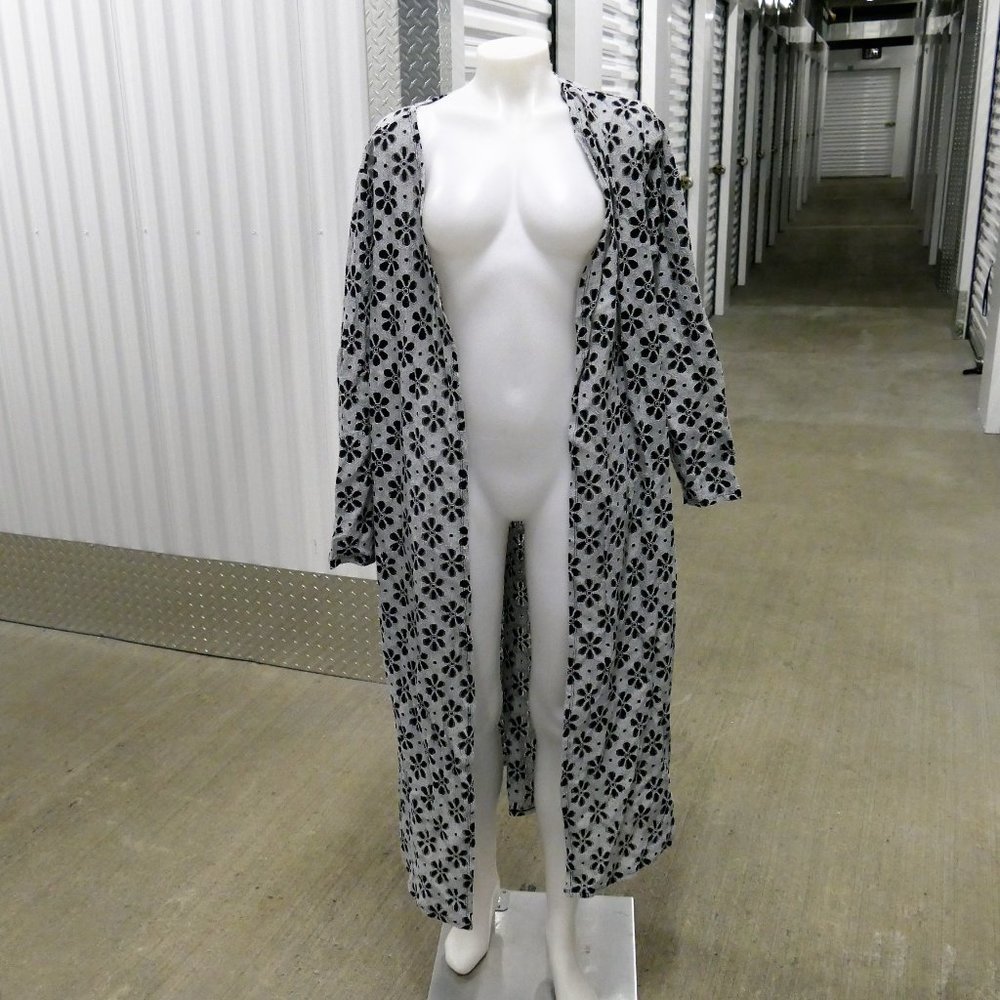 NWOT Gray & Black Floral Print Maxi Duster size 2X